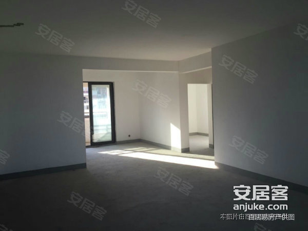 房产 江岸二手房 江汉路二手房 百居易六合路店 罗潇 外滩洞庭首府