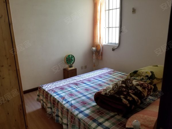 兴宁区 澳华花园 三房 92万 急售